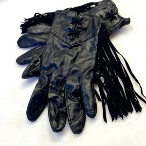 Fringed ladies riding gloves
